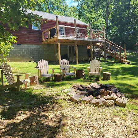 Gas Fireplace, Firepit, And Cedar Adirondack Chair Spencer Extérieur photo