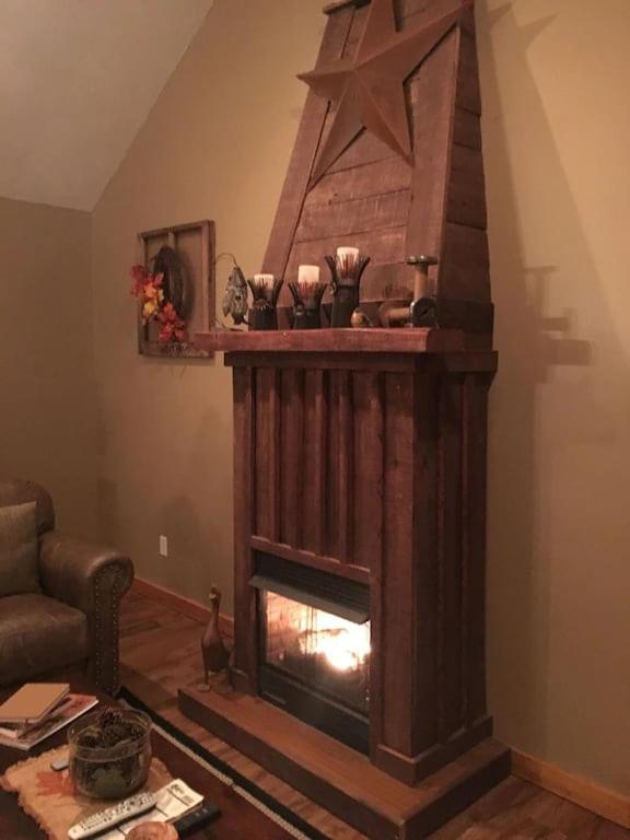 Gas Fireplace, Firepit, And Cedar Adirondack Chair Spencer Extérieur photo